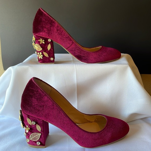 Jewel BADGLEY MISCHKA LADIES BLOCK HEEL SIZE 5 VELVET 3” HEEL BEAUTIFUL FUN SHOE - Picture 4 of 16